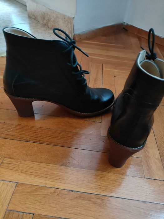 Дамски боти, естествена кожа, цвят черен, нови, 40 номер.