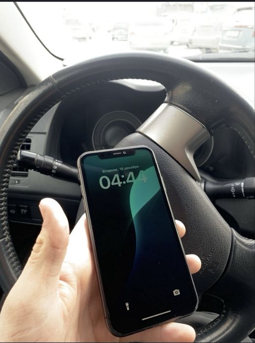 Продам айфон 11 64 память