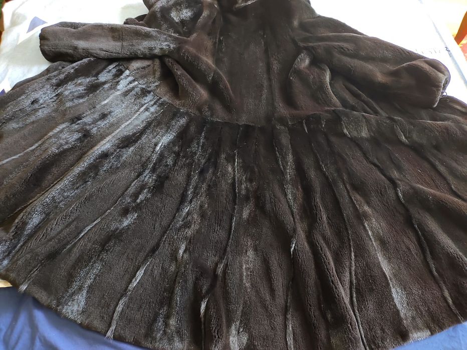 Продам шубу норковую