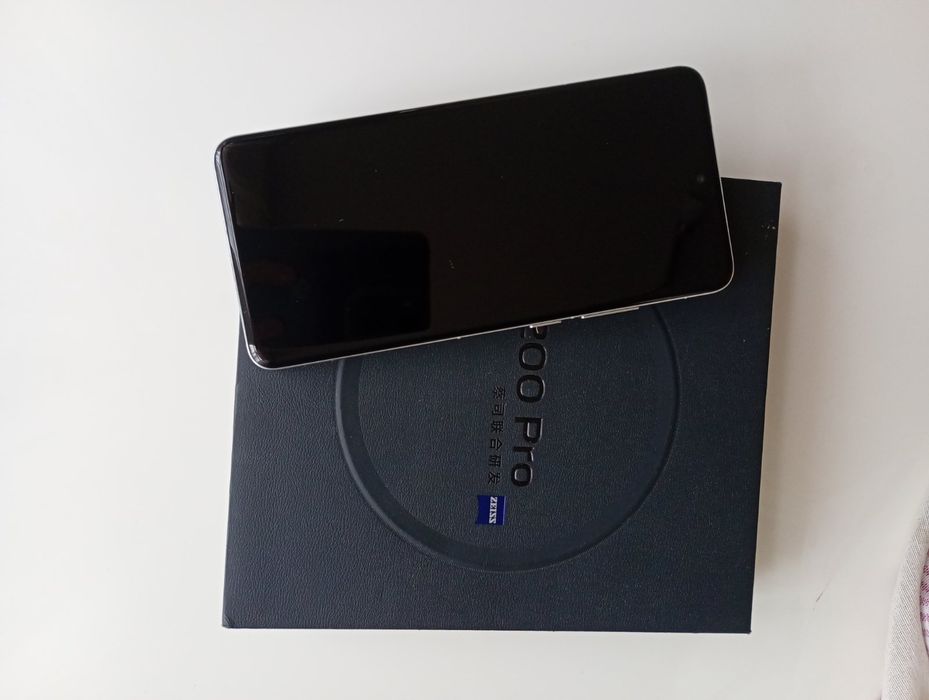 Vivo x200 pro 16gb ram 512gb вградена памет