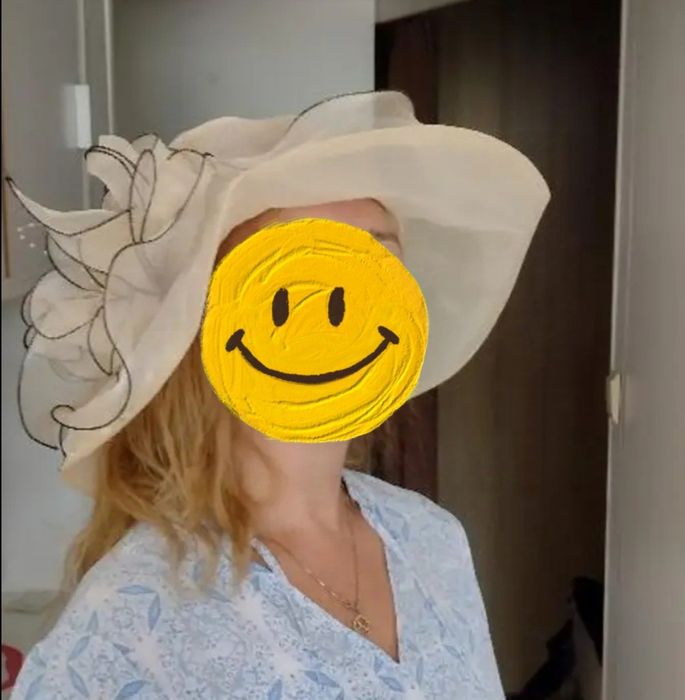 Pălărie nouă model deosebit