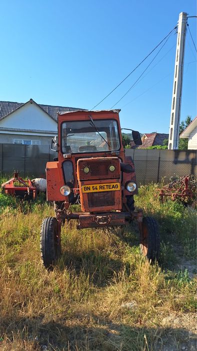 Tractor Universal 445L