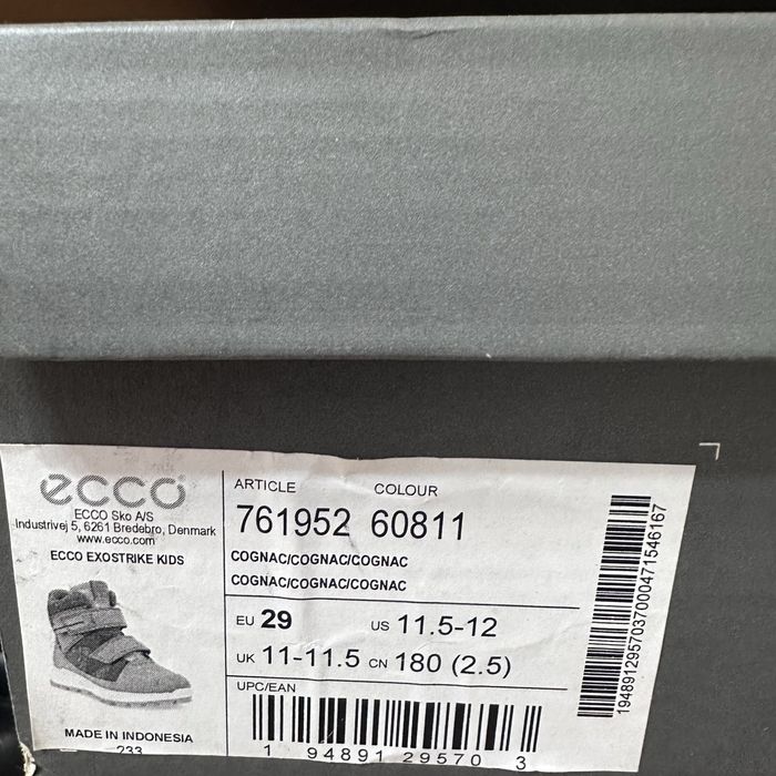 Продам  ботики бренд ecco