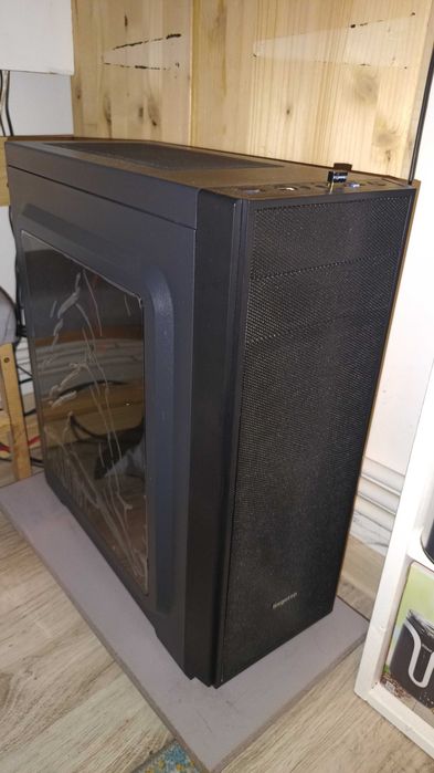 Sistem gaming PC + monitor optional