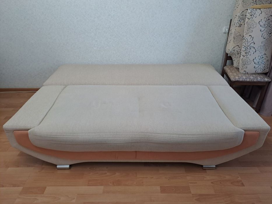 Продам диван двухместный