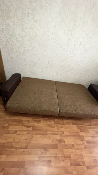 Продаю диван с креслами