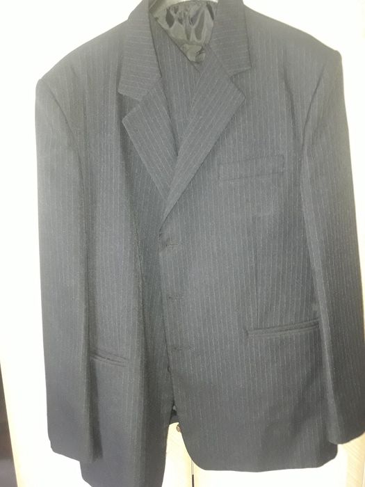 Vand costum barbatesc negru material gros de iarna mărimea 58