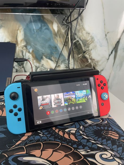 Продам прошитую Nintendo Switch Standard в отличном состоянии