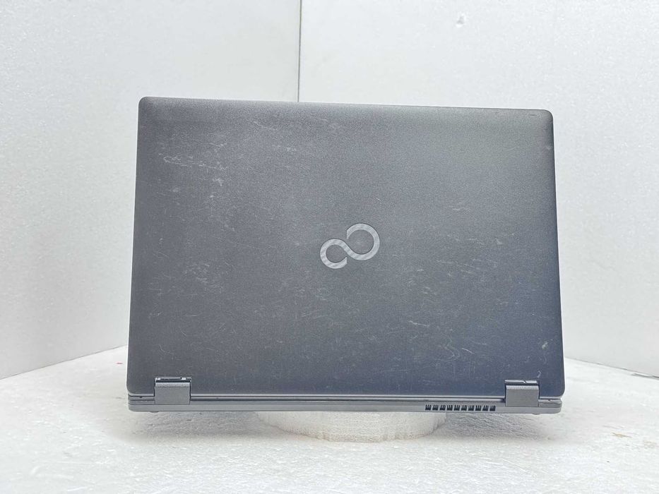 Реновиран Fujitsu LIFEBOOK E549 i5-8265U 16GB 260GB NVMe гаранция