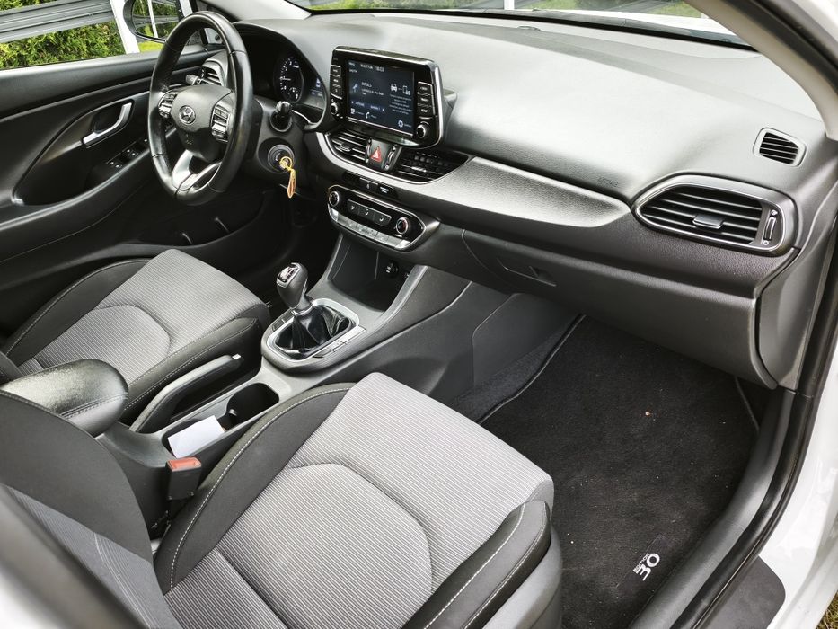 Hyundai i30 hatchback 1,4 benzina 2021 49000 km