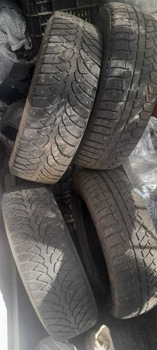 Комплект зимних шин 185/65/R14 в хорошем состоянии. Цена: 40 000