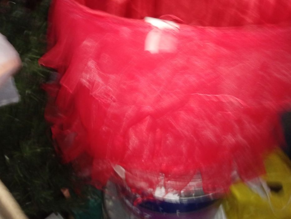 Корзина красная для подарков