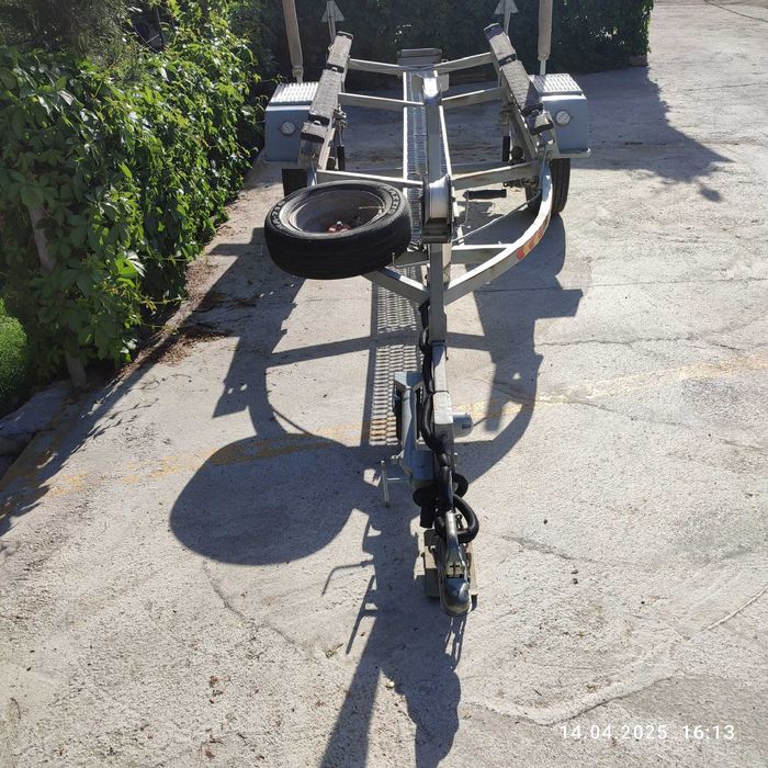 Продаётся лодочный прицеп