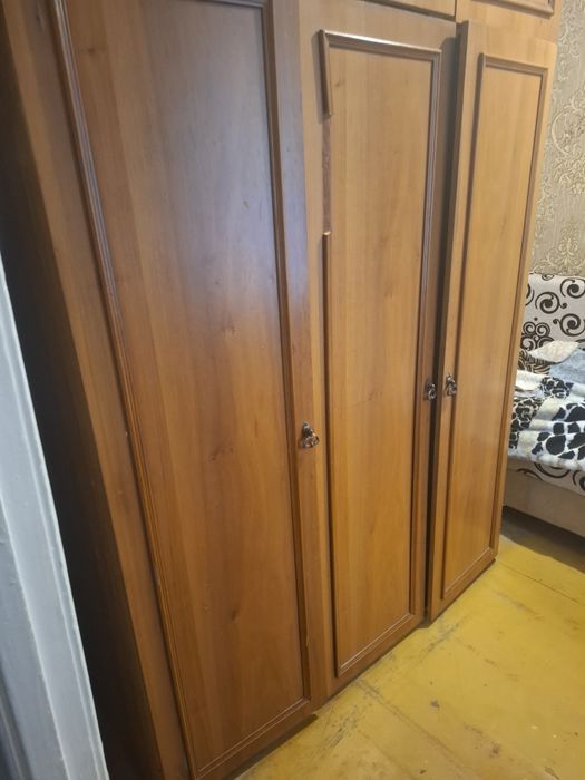 Продается  шифонер