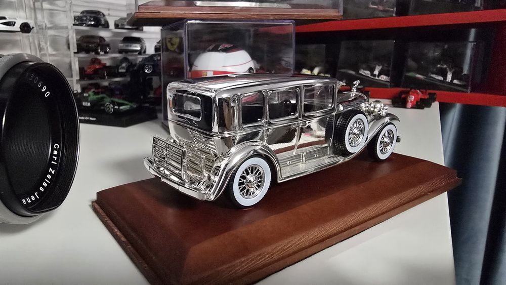 Cadillac V16 Imperial Sedan - Silver Cars collection