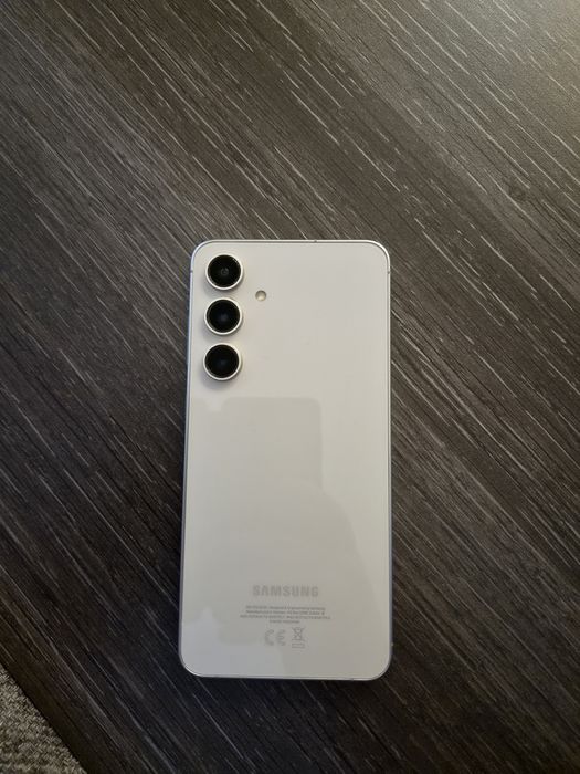 Samsung S24 FE (inca 1 an garantie)