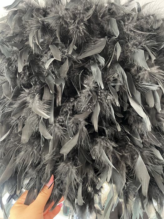 Lampadar pe trepied cu abajur din pene negre-design elegant/sofisticat