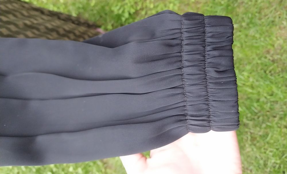 Чёрное шёлковое платье