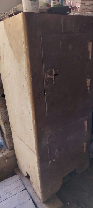 Seyf metaldan iwlangan mustahkam ogir