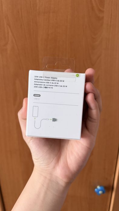 Продаю оригинал адаптер на айфон