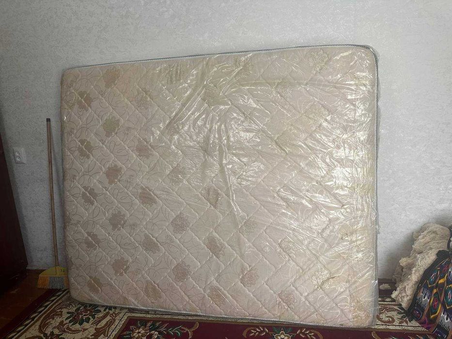 Матрас в отличном состоянии