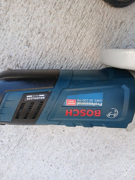 Безчетков ъглошлайф Bosch 30-230