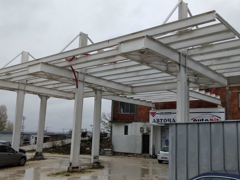 Метални профили (навес за бензиностанция)