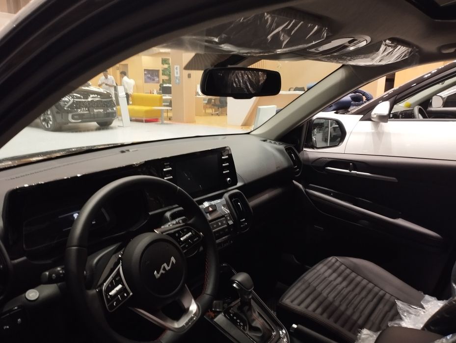 Kia SONET 3 pozitsa eng full luki bor