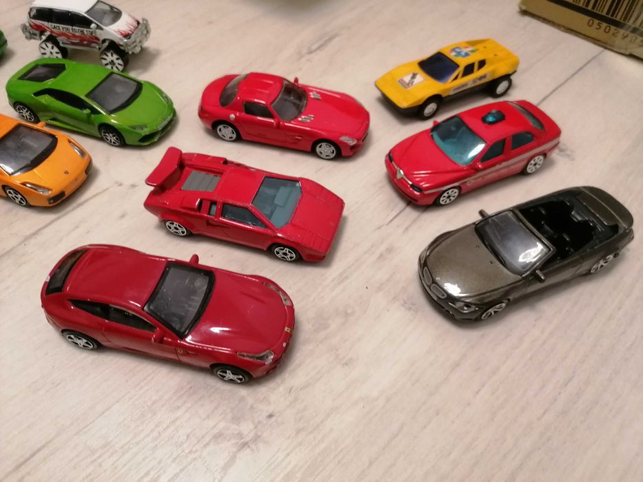 Machete Burago, Welly 1:43