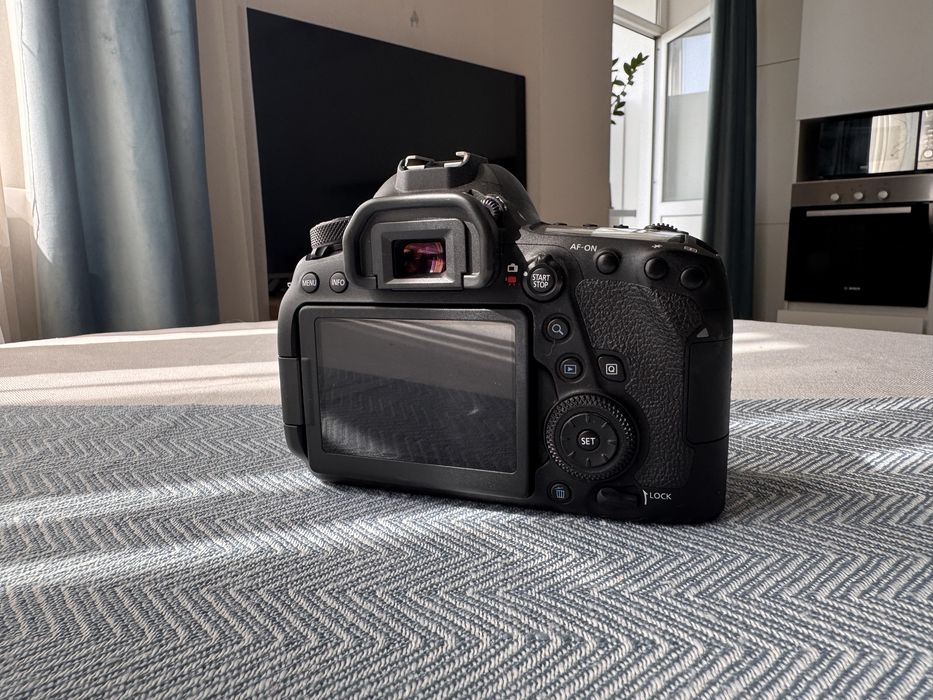 Фотоаппарат Canon EOS 6D Mark II