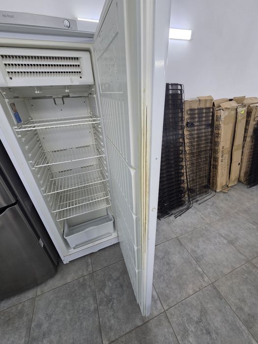 Продам морозильник