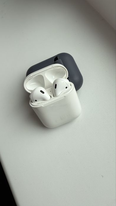 Air pods 2, оригинал б/у