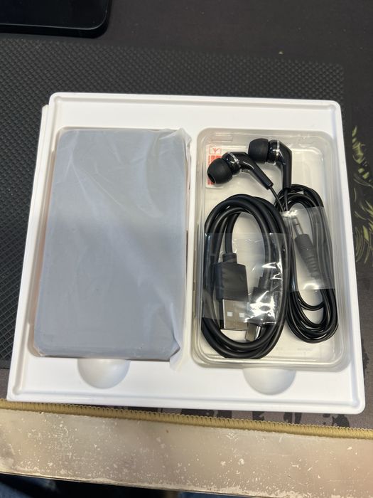 Продавам 80GB MP3 плейър с Bluetooth WiFi, Android 13 MP3 и MP4