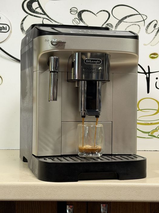 Кафемашина кафе автомат delonghi magnifica evo с гаранция