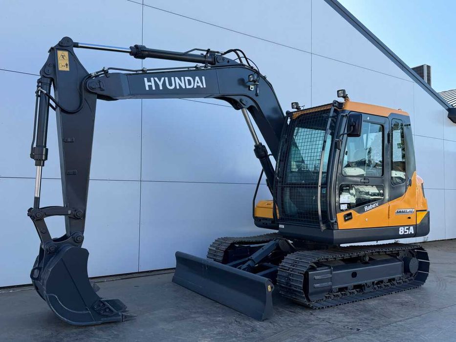 Мини багер Hyundai R85A – 77 к.с., 8.1 т, Нов 2026 (с видео)