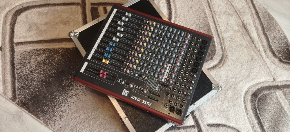 Mixer - ALLEN & HEATH -ZED 12 FX + case, ca Nou