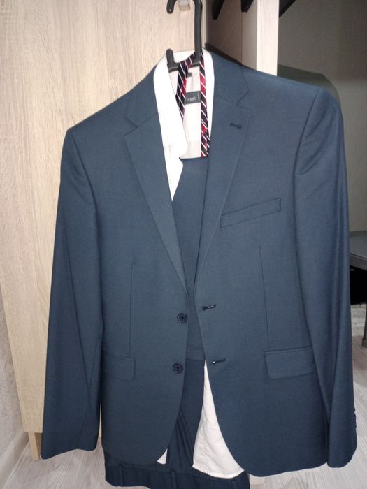 Продам мужской костюм