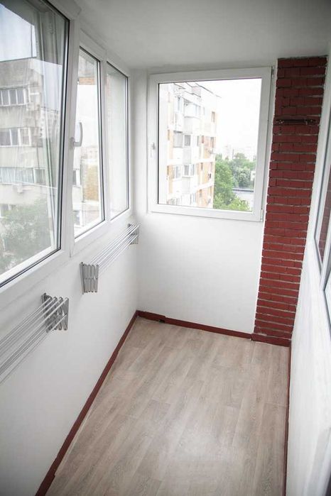 Proprietar, vând ap 2 camere, s2, Bd Basarabia, decomandat, 5 min metrou Costin Georgian, etaj 8/9, mobilat si utilat, pret 109.000 negociabil.