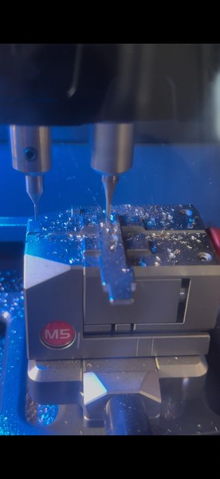 Изработка на ключове за автомобили ! Бмв - Ауди - Мерцедес