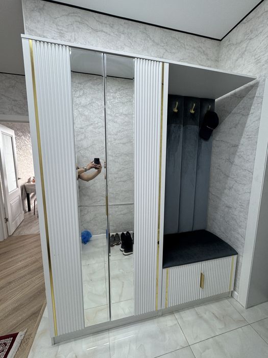 Шкаф для прихожей