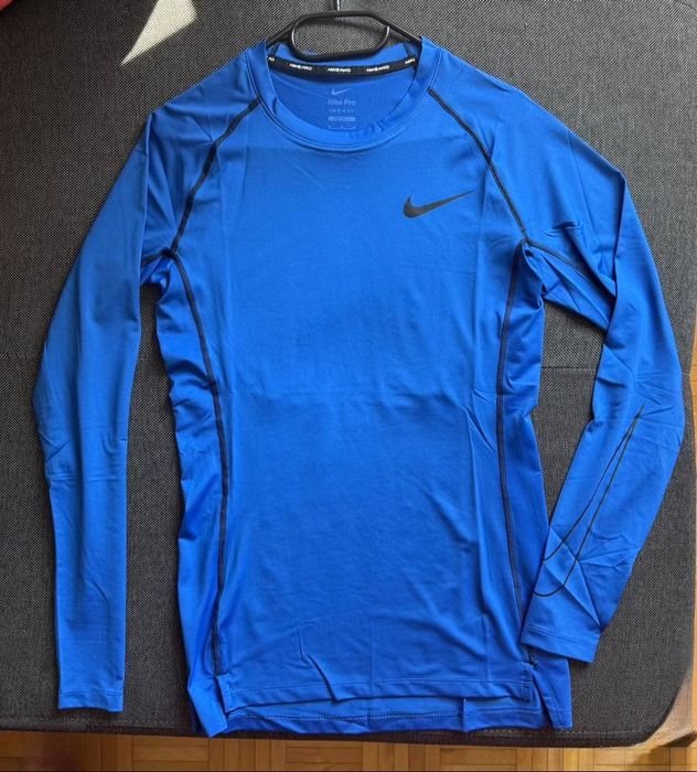 Bluză Nike Pro Tight Dri-Fit albastru.
