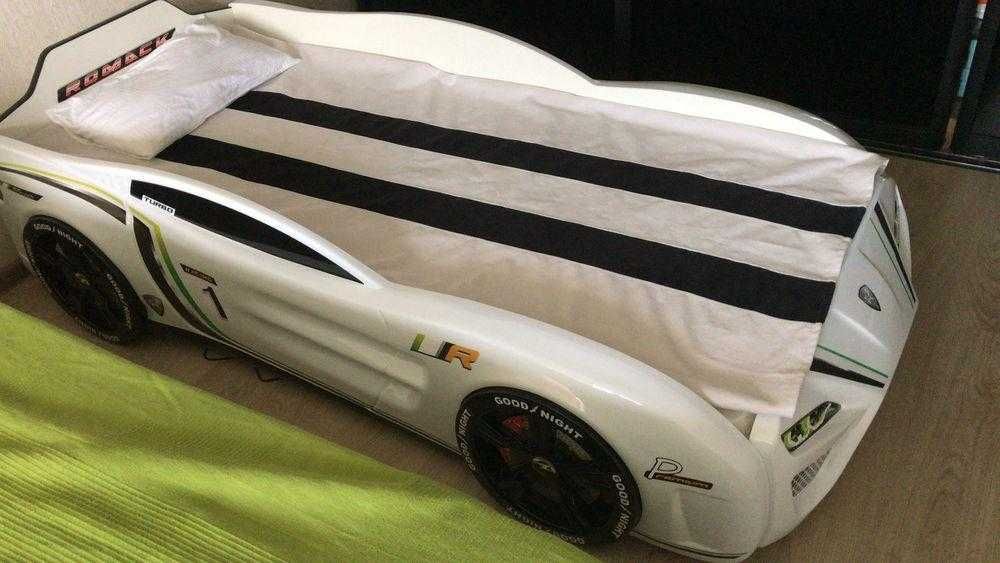 Детская кровать машина