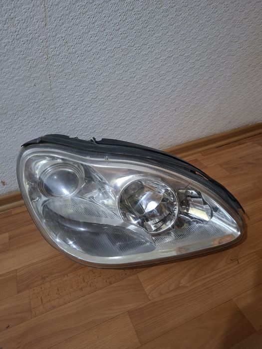Фара передняя правая на мерседес w220