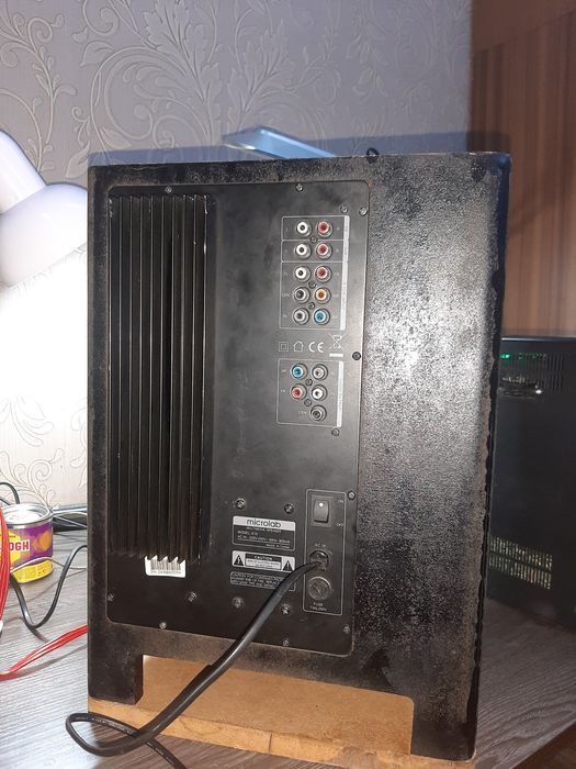 Продаю сабвуфер 5.1 microlab x15