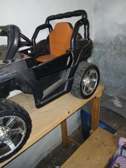 Детский электромобиль