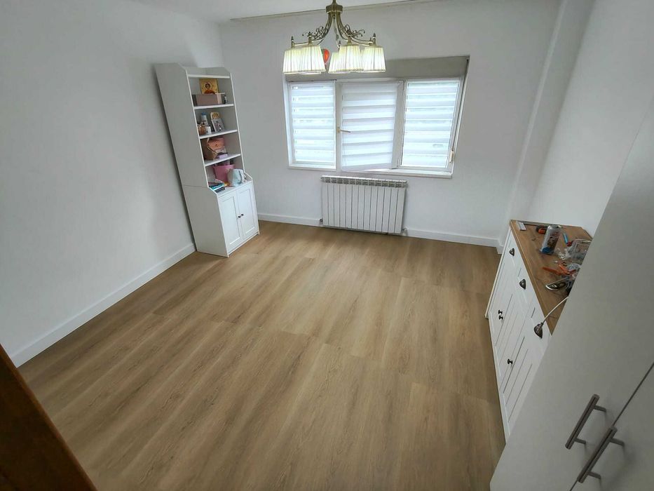 Vând apartament 4 camere ultracentral