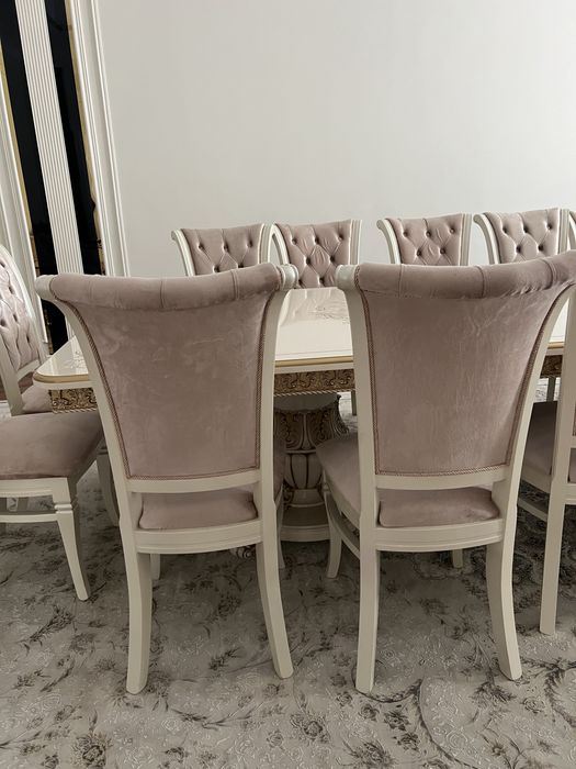 Стол для гостиной