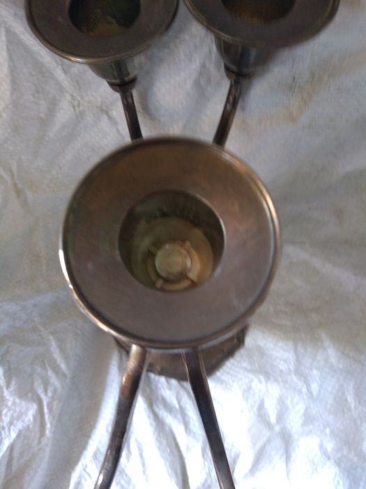 Красив стар свещник от бронз .