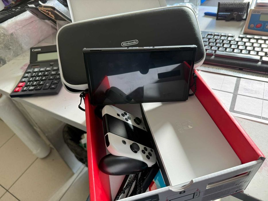 Nintendo Switch OLED HEG-001