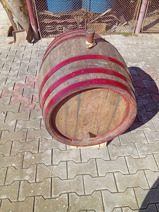 Butoi de stejar pt vin 120 l
